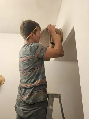 תהליך התקנת מתקן לחתולים